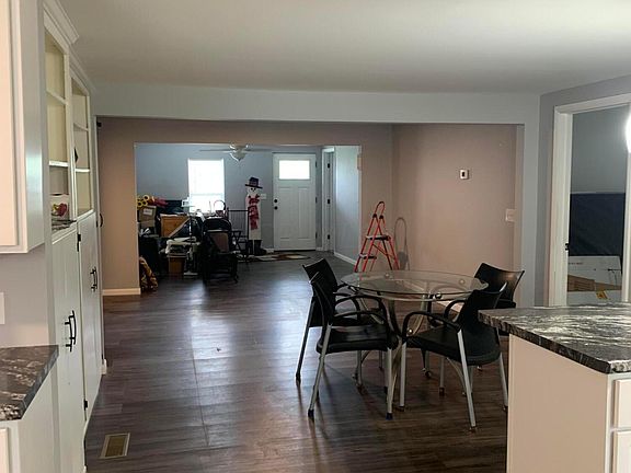 4th image of 809 Johnson Ave