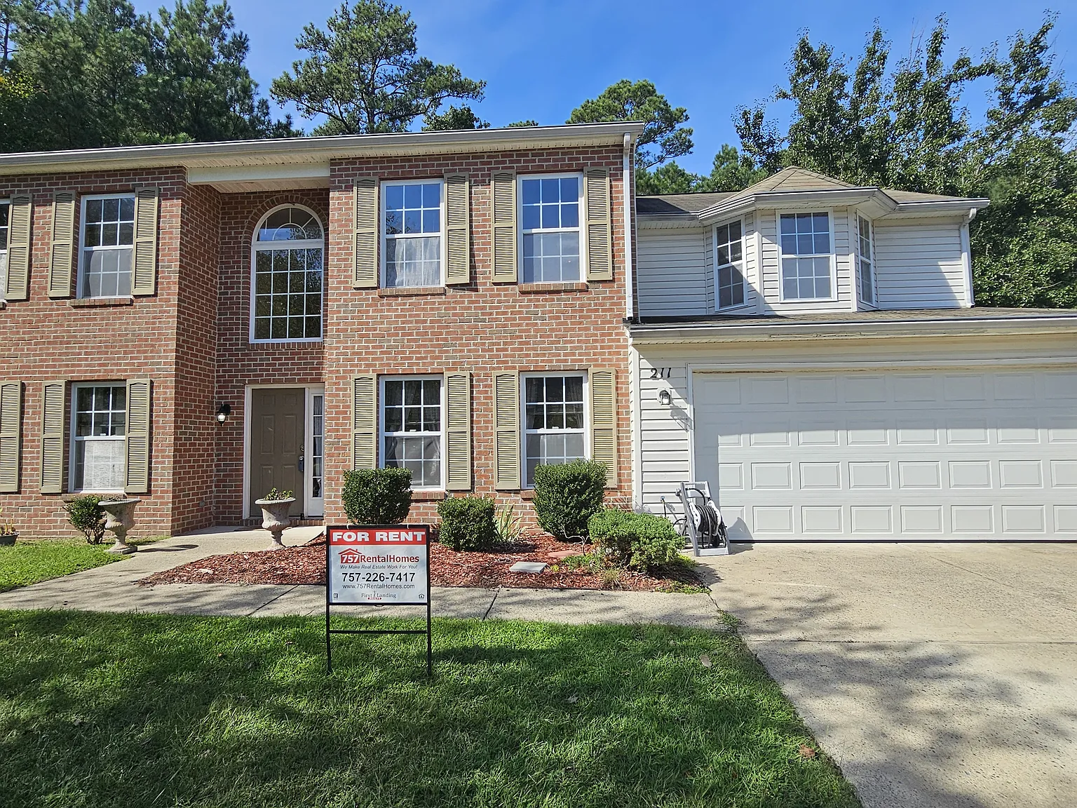 5 bed, 2.5 bath, 2978 sqft, $3,550 — Photo 1