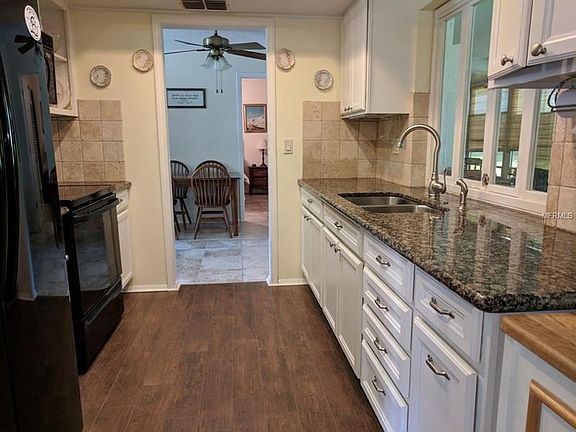 4th image of 3346 E Dorchester Dr