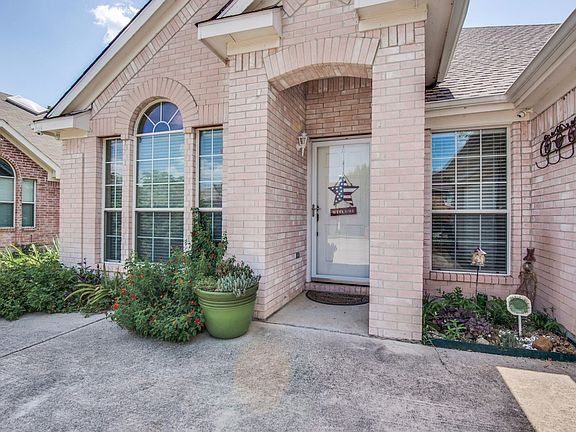 3rd image of 1215 Wentwood Dr