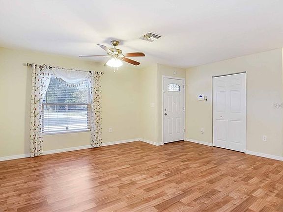 5th image of 240 Aurora Cir