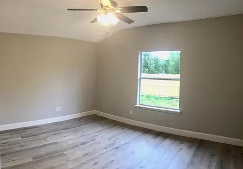 2nd large bedroom