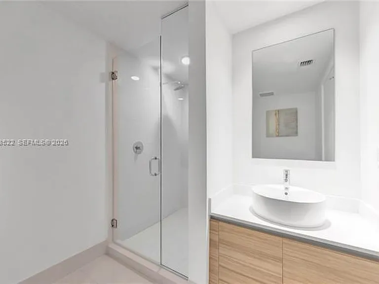 121 NE 34th St #2815 — Photo 30