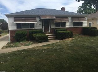 9422 Ackley Rd, Parma Heights, OH 44130