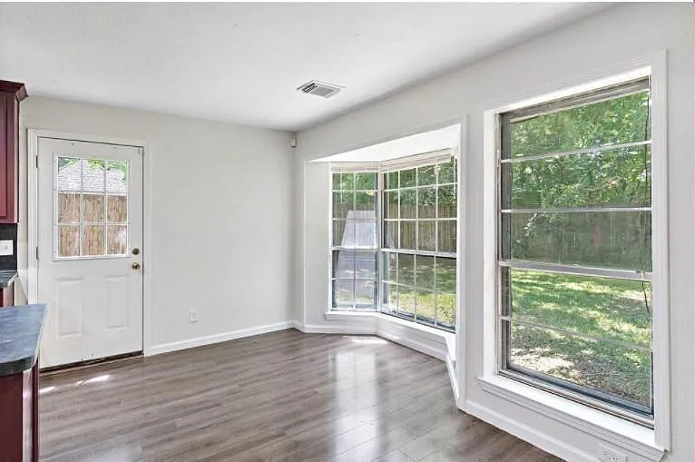 7019 Oak Bough Dr — Photo 2