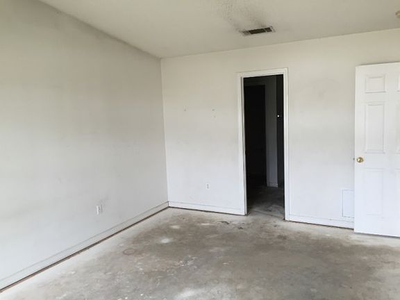 4th image of 16159 Saddle Dr