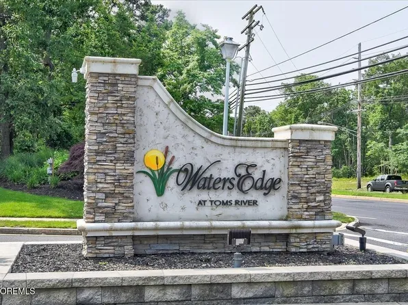 1015 Waters Edge Drive, Toms River, NJ 08753