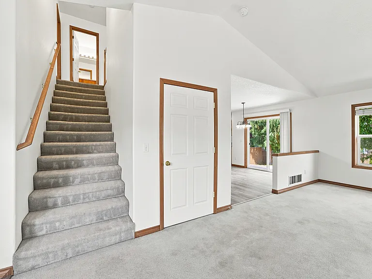 3203 NE 171st Ave — Photo 18