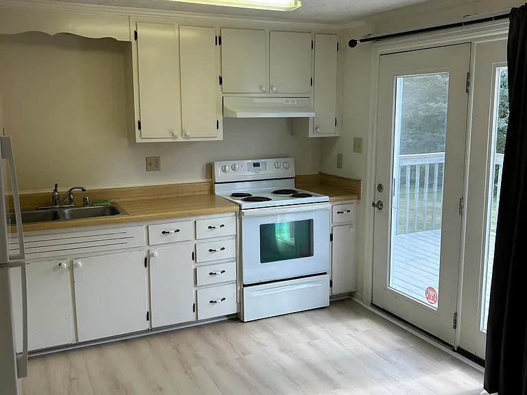 495 Pickett St #E — Photo 4