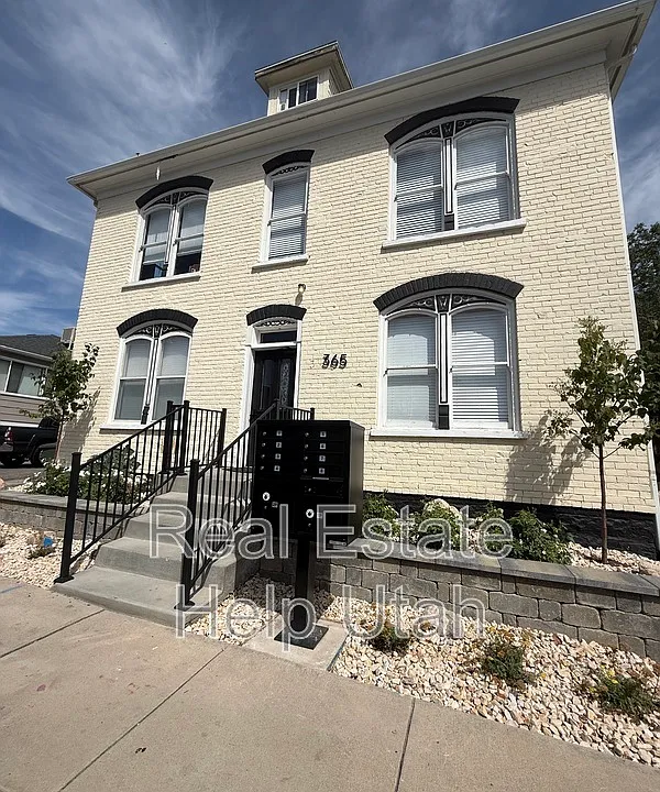 365 S Elizabeth St #5
