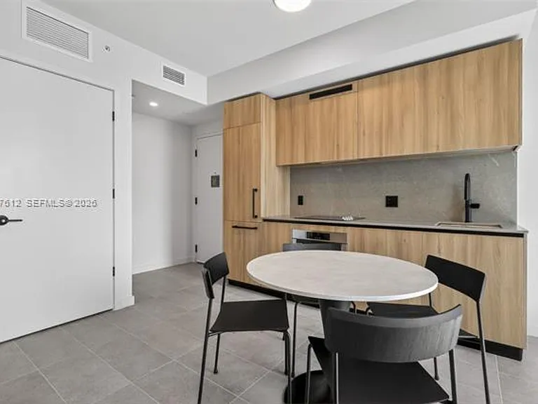 121 NE 5th St #3313 — Photo 3