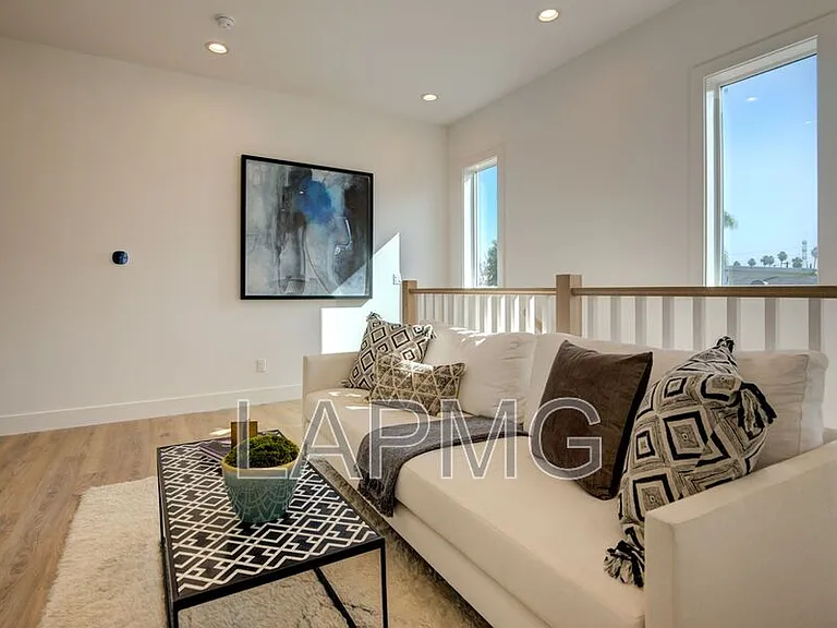 6016 Comey Ave #6016 — Photo 21
