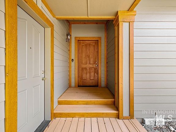 3rd image of 515 Brundage Dr