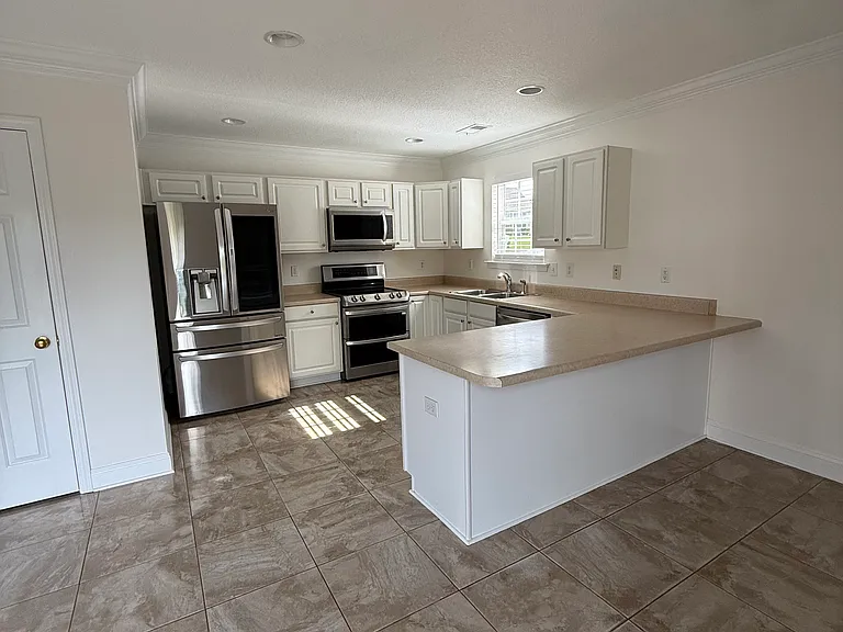 139 Kingscreek Dr — Photo 9
