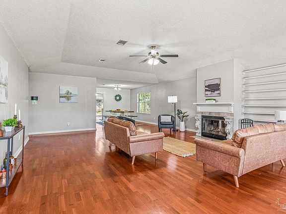 3rd image of 585 Bobwhite Pl
