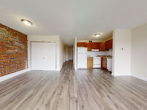 2nd image of 1085 Boylston St #103A