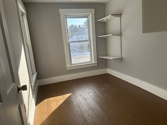 5th image of 179 Maple Ave #A