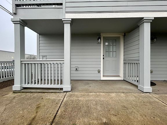 2nd image of 718 W Fourth Plain Blvd