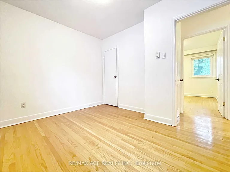 246 Horsham Ave #MAIN — Photo 15