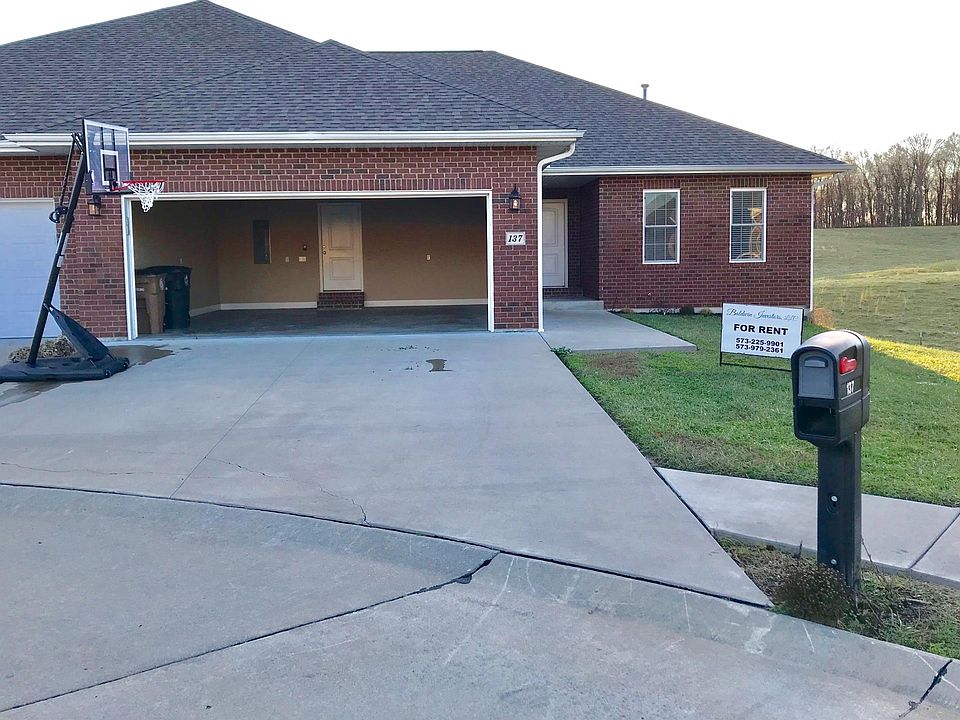 1st image of 137 Winterfield Cir
