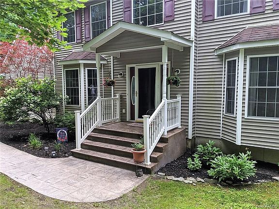 2nd image of 52 Bedell Dr