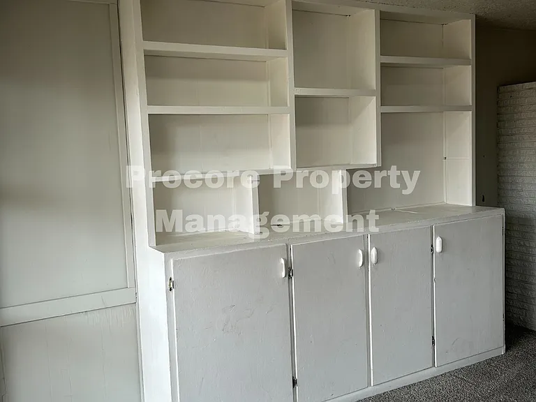 303 S Ivy St — Photo 8