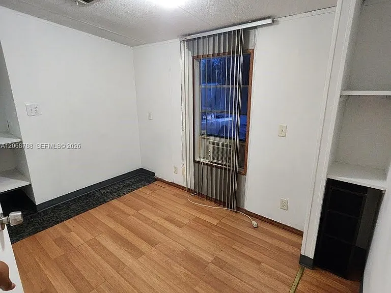 5864 Cartier Rd #H — Photo 8