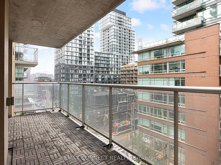 230 King St E #710 — Photo 15