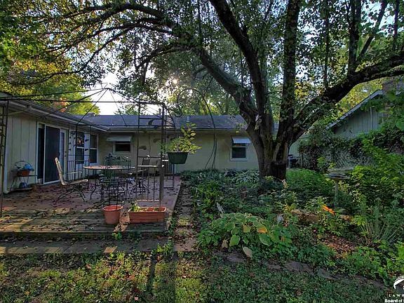 4th image of 2908 Belle Haven Dr