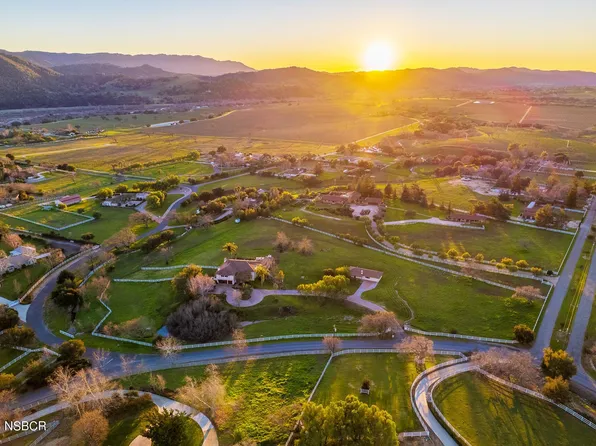 345 Meadowlark Rd, Santa Ynez, CA 93460