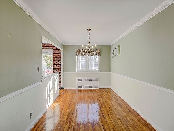 3rd image of 1411 E 53rd St