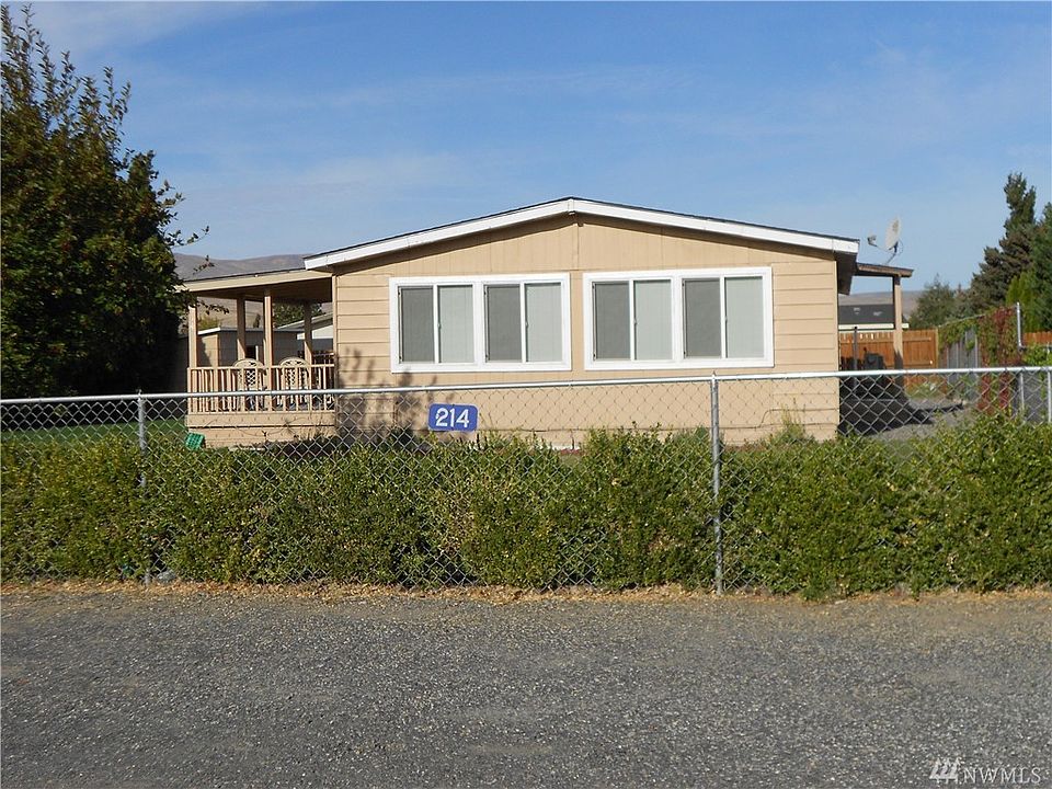 2nd image of 214 Thunderbird Way SW