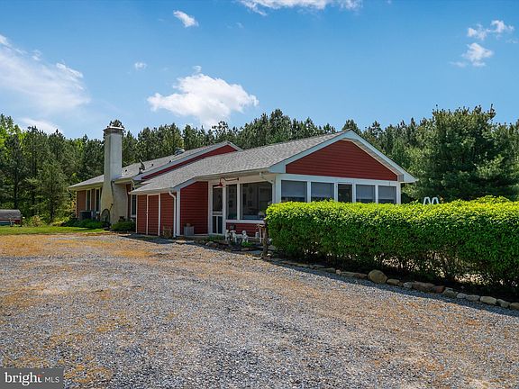 2nd image of 140 Dana Ln
