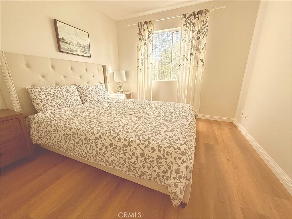 3 bed, 2.5 bath, 1194 sqft, $4,900 — Photo 4