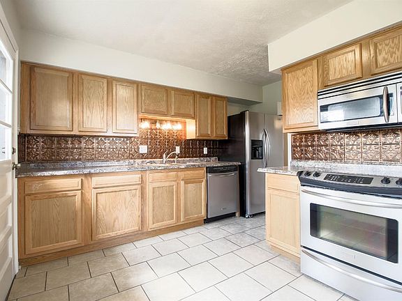 5th image of 515 Dobbin Dr