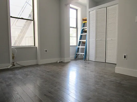 Rented by EXR | media 8