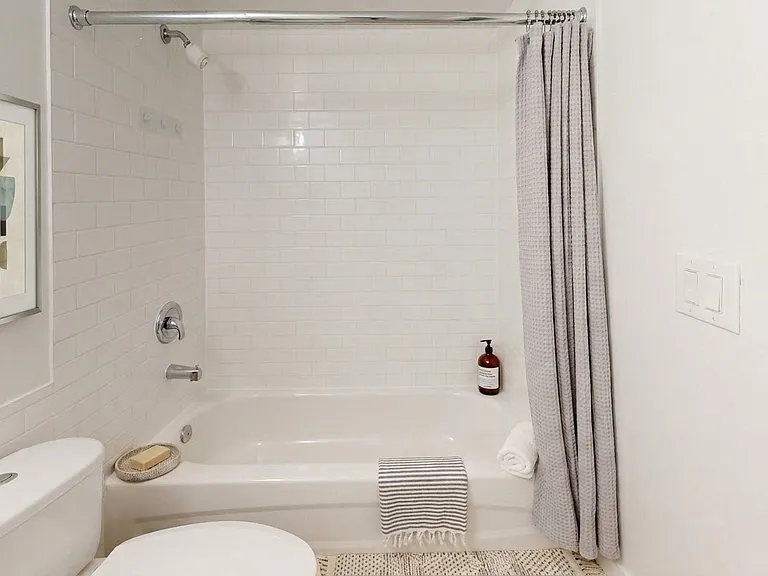 485 Windsor Ave — Photo 8