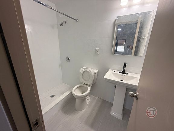 2nd image of 2851 Buhre Ave Floor 1