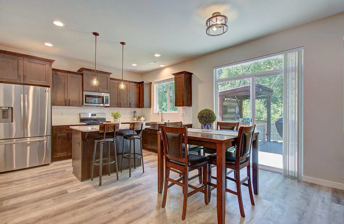 3 bed, 1670 sqft, $2,695 — Photo 3
