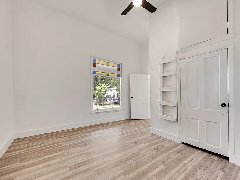 309 Poplar St — Photo 17