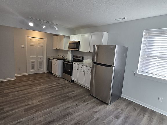 5th image of 140 N Main St #3