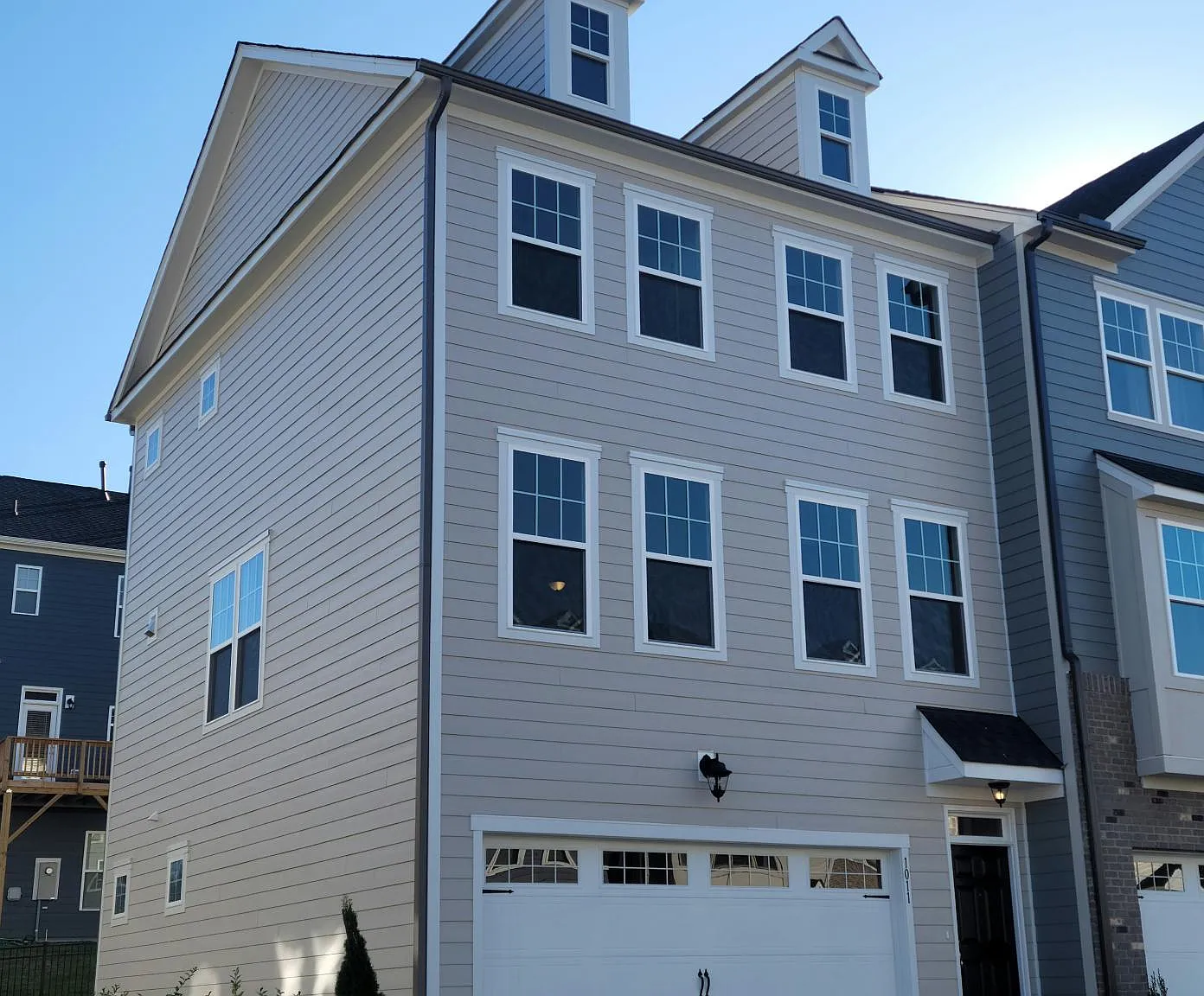4 bed, 3.5 bath, 1984 sqft, $2,200 — Photo 2