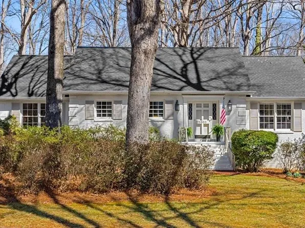 3000 Round Hill Rd, Greensboro, NC 27408