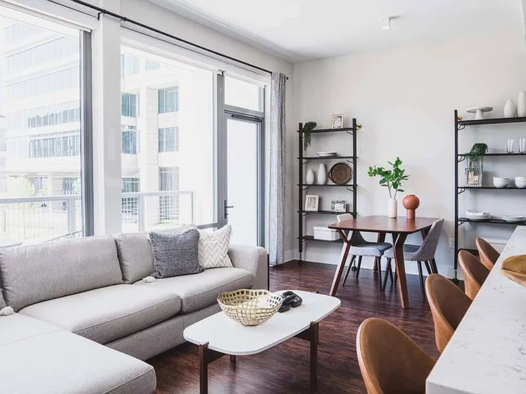 From stunning studios to premium penthouses with private rooftop patios, our range of floor plans ensures there are no wrong choices for your new home in Buckhead. Imagine the possibilities with Modera Old Ivy.