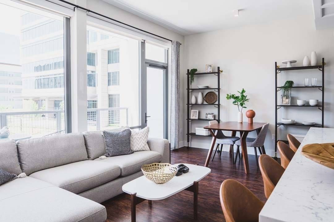 From stunning studios to premium penthouses with private rooftop patios, our range of floor plans ensures there are no wrong choices for your new home in Buckhead. Imagine the possibilities with Modera Old Ivy.