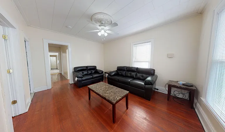 1318 Madison St — Photo 3