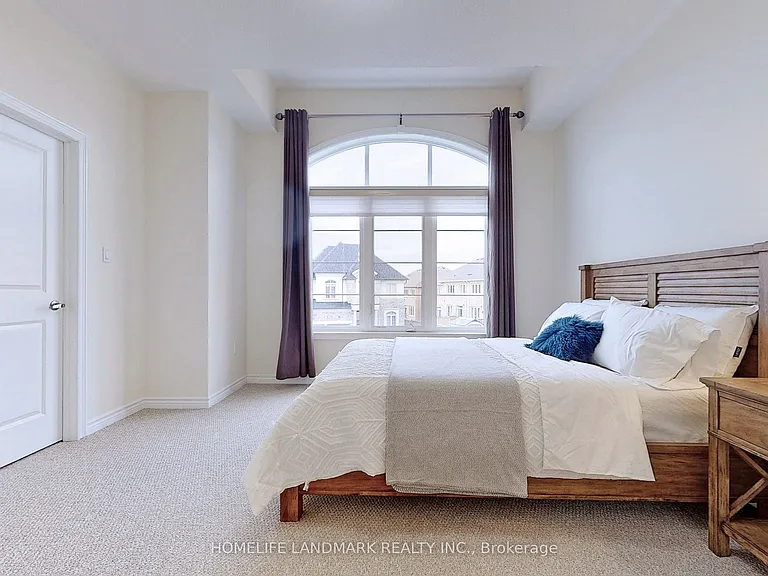 75 Mitchell Pl — Photo 43