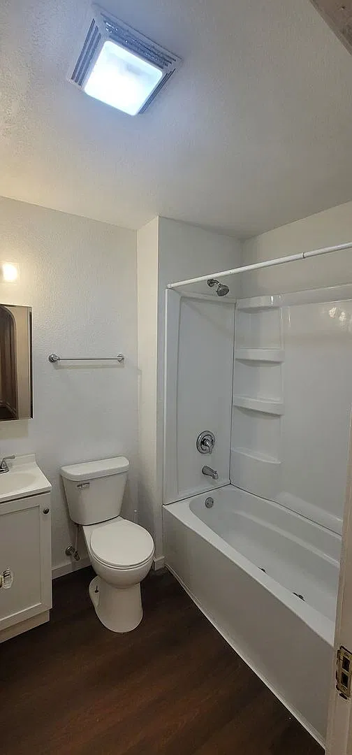 505 Wellington St — Photo 3