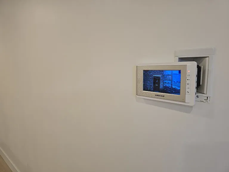 31 Van Zandt St #2 — Photo 8