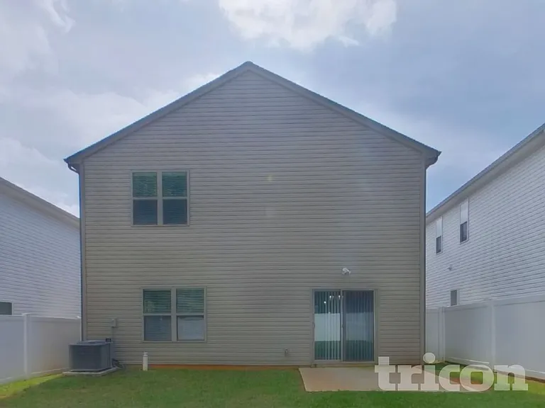 213 Spring Knoll Dr — Photo 15